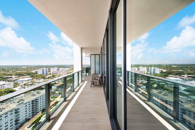Building Photo - 900 N Ocean Blvd