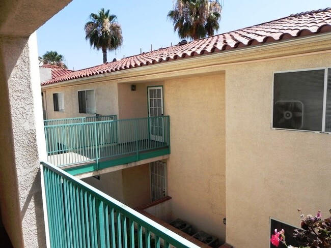 Building Photo - **COMING SOON**  LONG BEACH 2BR/2BA CONDO