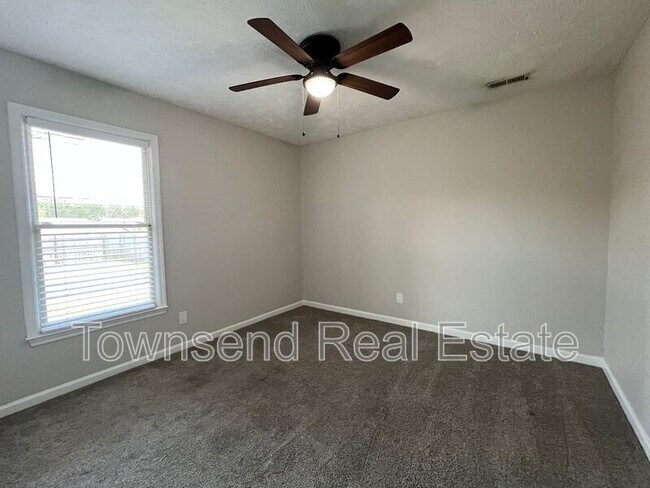 Building Photo - 7126 Kearny Ave