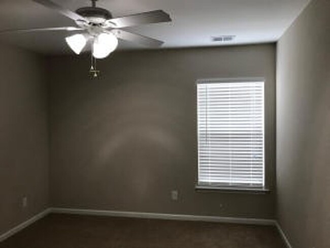 Building Photo - Two story traditional home in Sophia Landing.