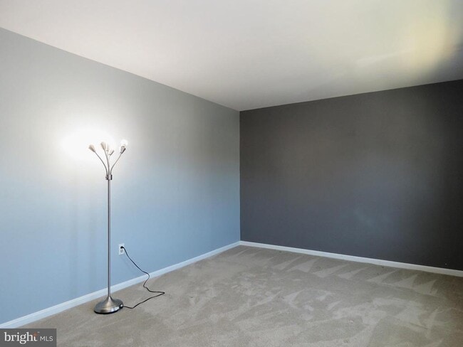 Building Photo - 3013 Hickory Grove Ct