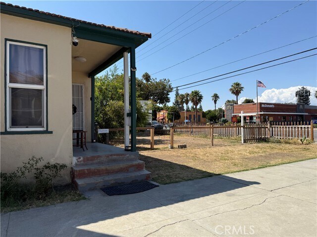 Building Photo - 5416 Arlington Ave