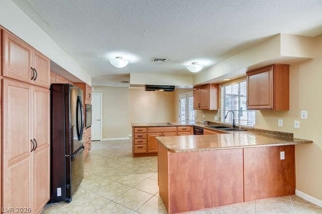 Building Photo - 1505 Strong Dr