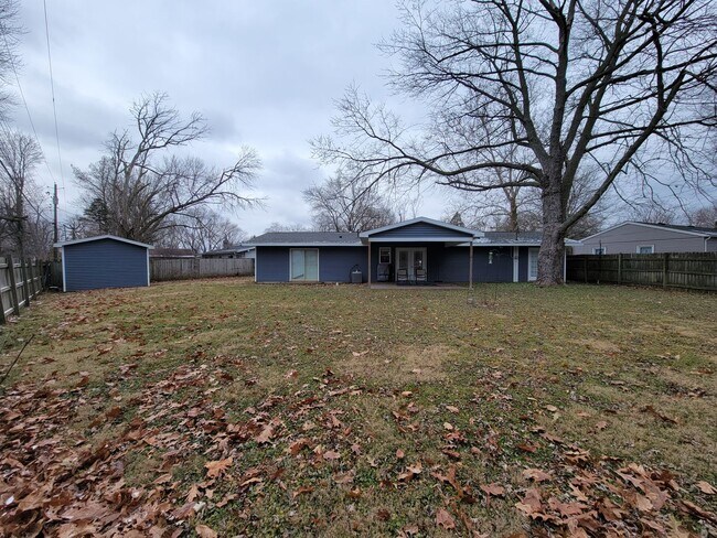 Building Photo - 1406 Briarwood Dr