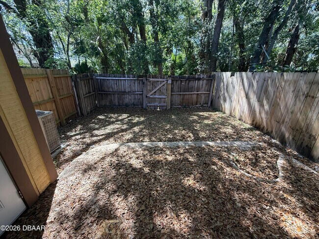 Building Photo - 3 Glen Arbor Park