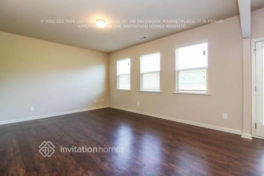 Building Photo - 3670 Brookhollow Dr