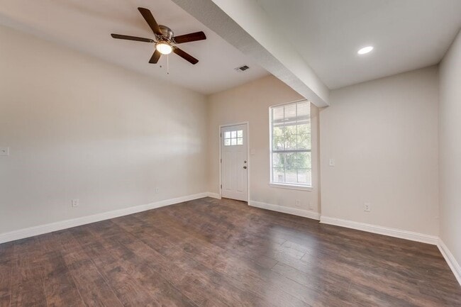 Building Photo - 4823 Ash Ln