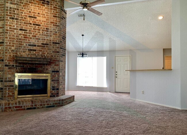 Building Photo - 322 Quail Hollow Dr