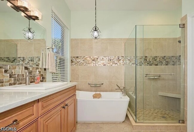Building Photo - 16320 Willowcrest Way