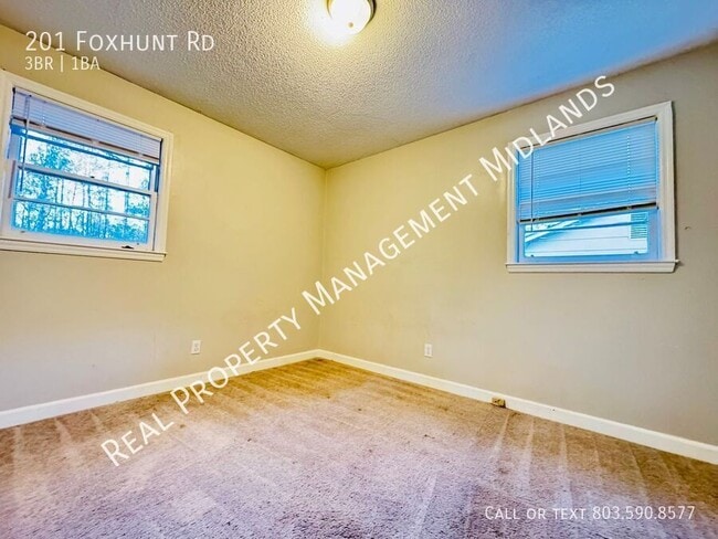 Building Photo - 201 Foxhunt Rd