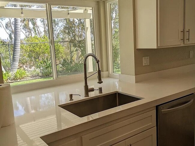 Building Photo - 1920 Avenida Joaquin