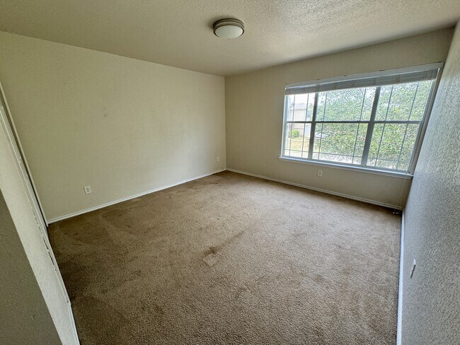 Building Photo - 8755 Sunview Park