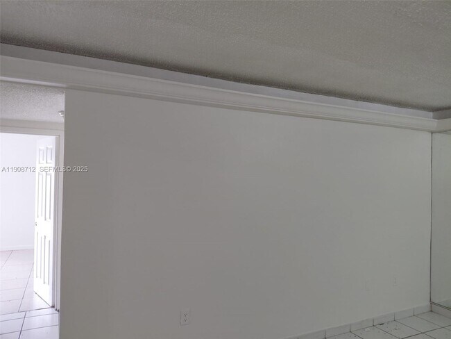 Building Photo - 5100 SW 41st St