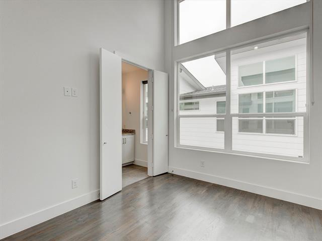 Building Photo - 5923 Lindell Ave