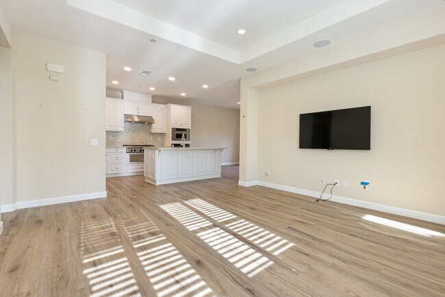 Building Photo - 8137 Auberge Cir