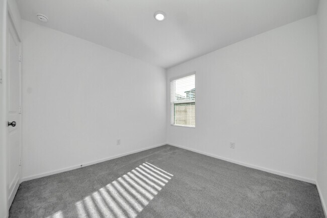 Building Photo - 1031 Garnet Rain Dr