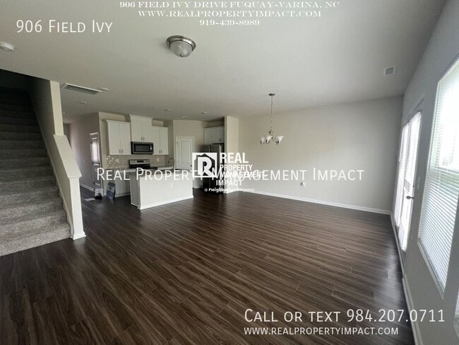 Building Photo - 906 Field Ivy Dr