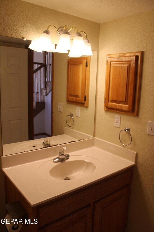 Building Photo - 4113 Loma Rosada Dr
