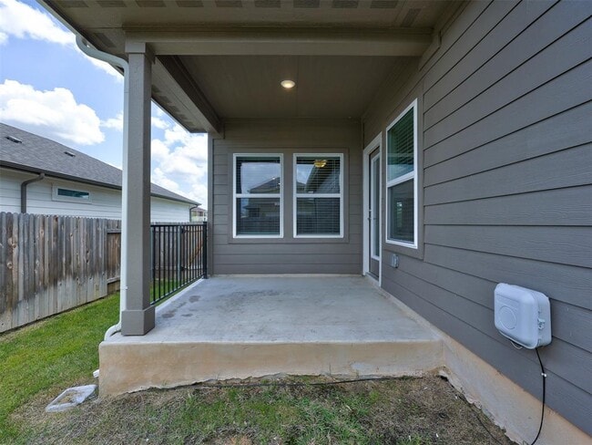 Building Photo - 10205 Mager Ln