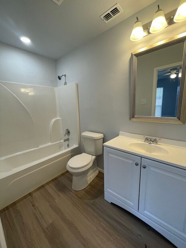 Building Photo - Recently Built 3/2/2 Duplex in Northwest L...