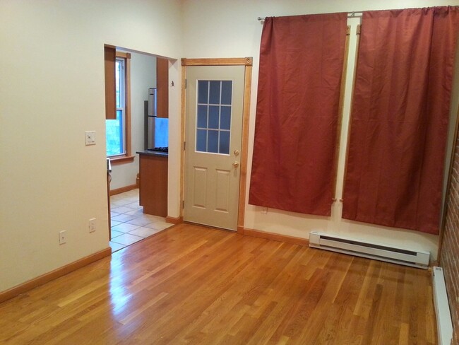 Building Photo - 44 Highland Ave