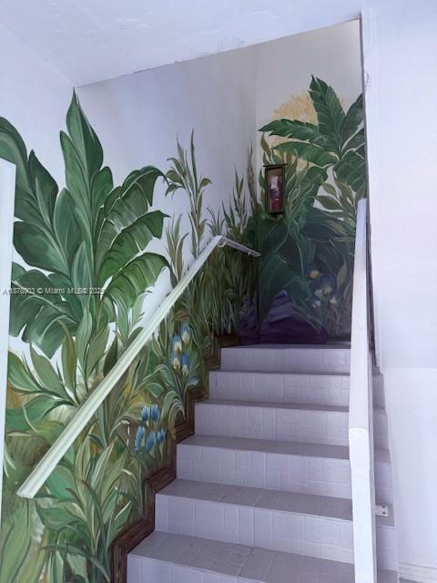 Building Photo - 7610 Dickens Ave