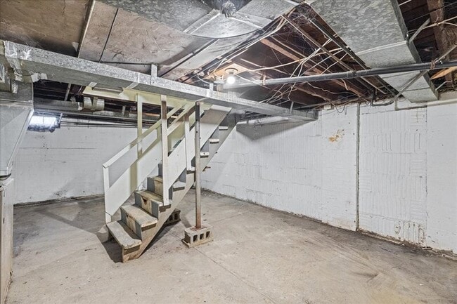 Building Photo - 2802 N Constitution Rd