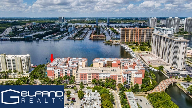 Building Photo - 17100 N Bay Rd