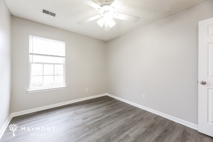 Building Photo - 124 W Corley Ln