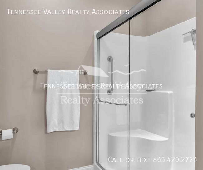 Building Photo - 7013 Pemmbrooke Shire Ln