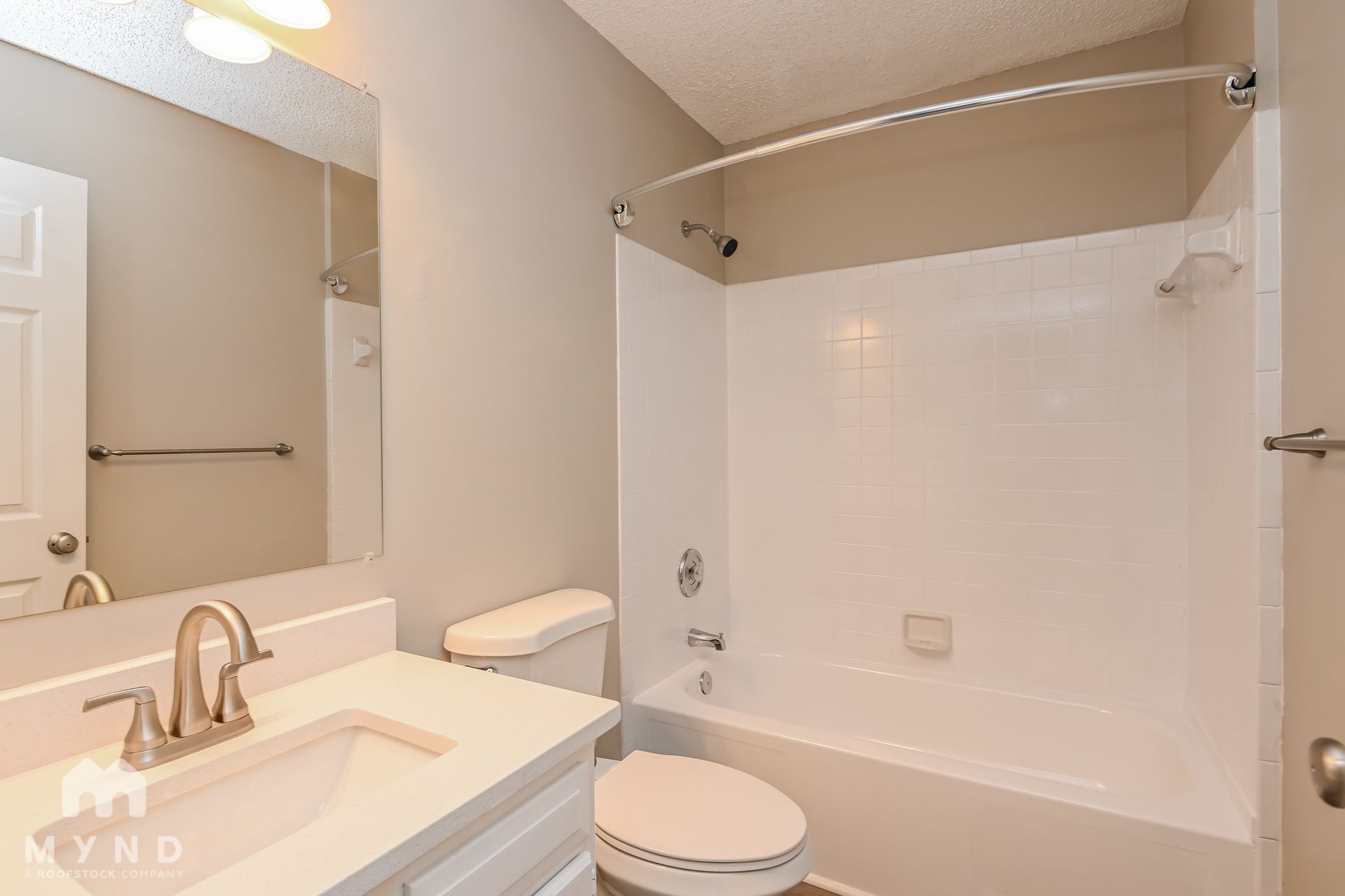 Building Photo - 11200 Leadenhall Ln