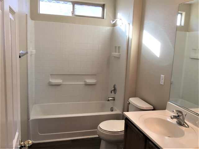 Building Photo - 3469 Chelsea Grove St