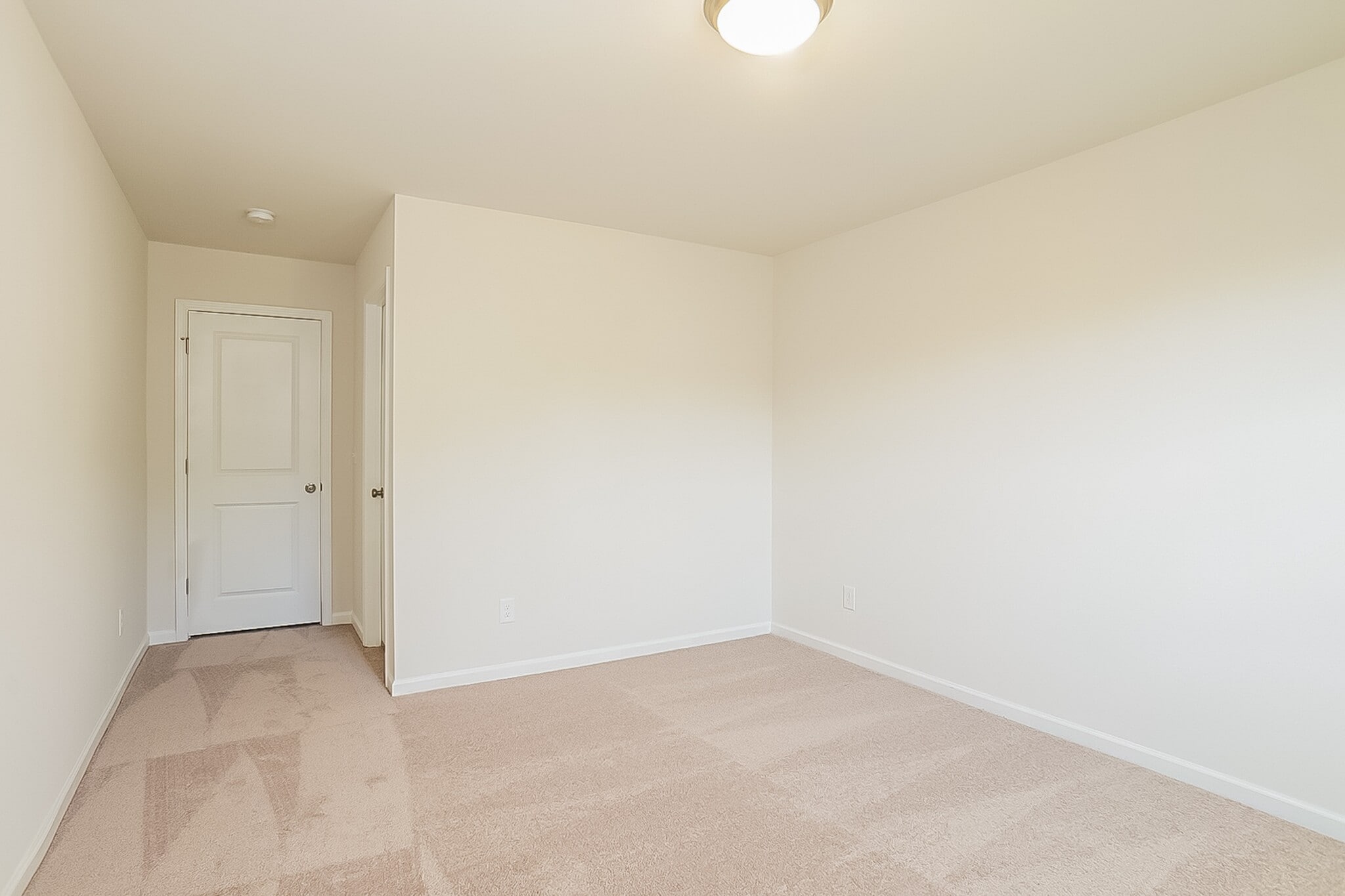 Building Photo - 732 Courtland Dr