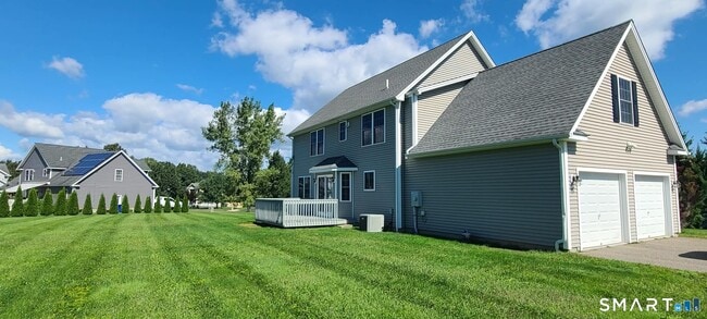 Building Photo - 47 Pineridge Dr