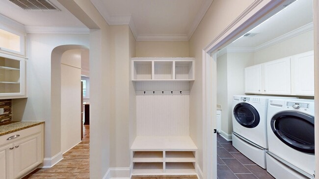 Building Photo - 11052 Preservation Park Dr