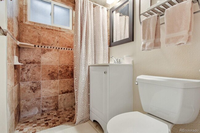 Building Photo - 3850 W Radcliff Ave