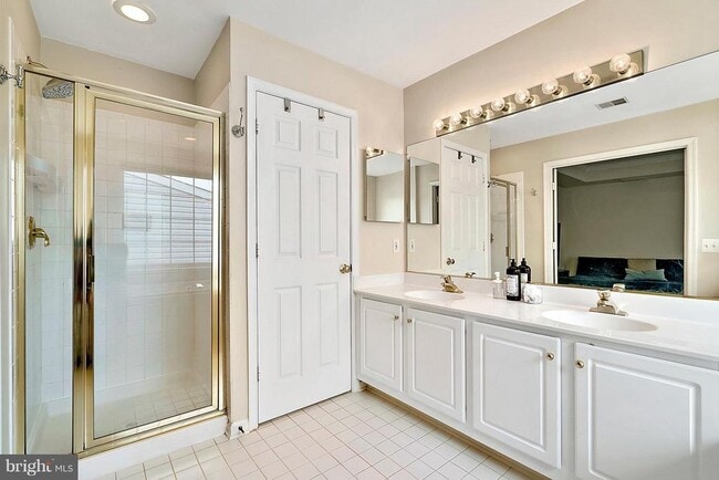 Building Photo - 4035 Timber Oak Trl