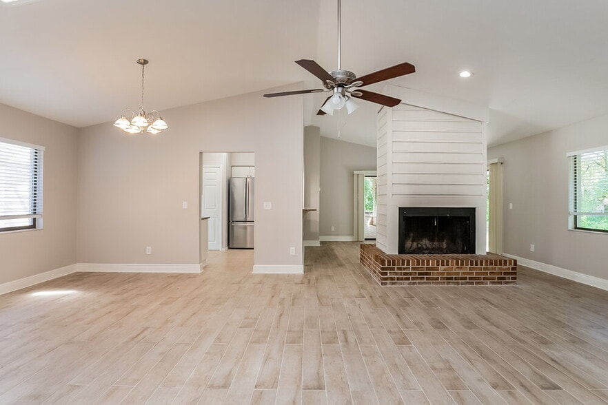 Building Photo - 1637 E Sandpiper Trail