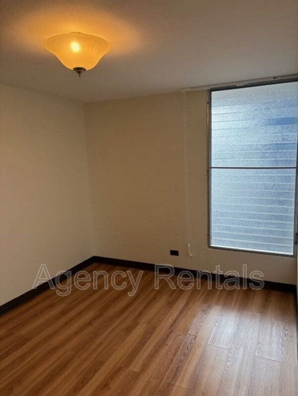 Building Photo - 1519 Nehoa St