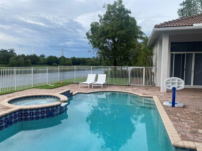 Building Photo - 1360 Victoria Isle Dr