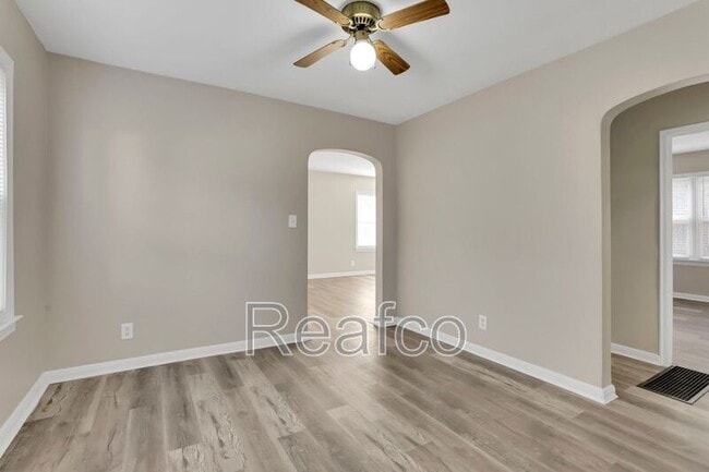 Building Photo - 397 S Chase Ave