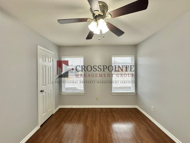 Building Photo - 3 Bedroom 2 Bath Duplex at Mansion Creek in Tyler! 1/2 off first full months rent