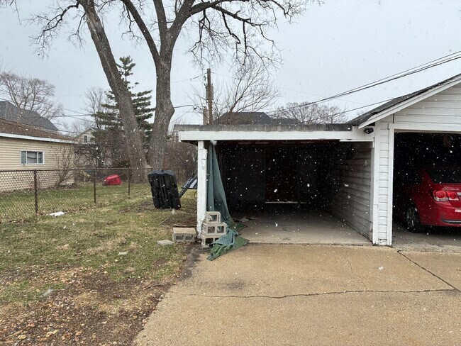 Building Photo - 203 Bonnie Brae Ave