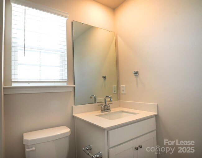 Building Photo - 1403 Caracara Ct