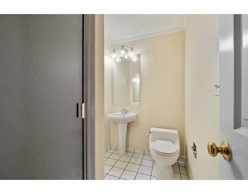 Building Photo - 416 Marlborough St