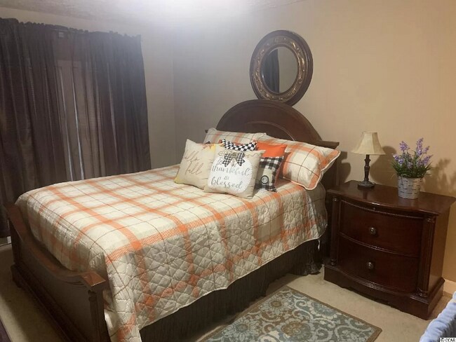 Building Photo - 106 W 6th Ave