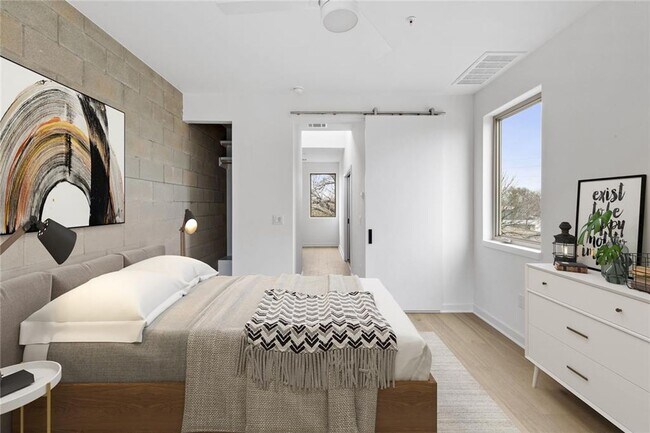 Building Photo - Stunning 2-bed/2-bath Condo Available For Lease