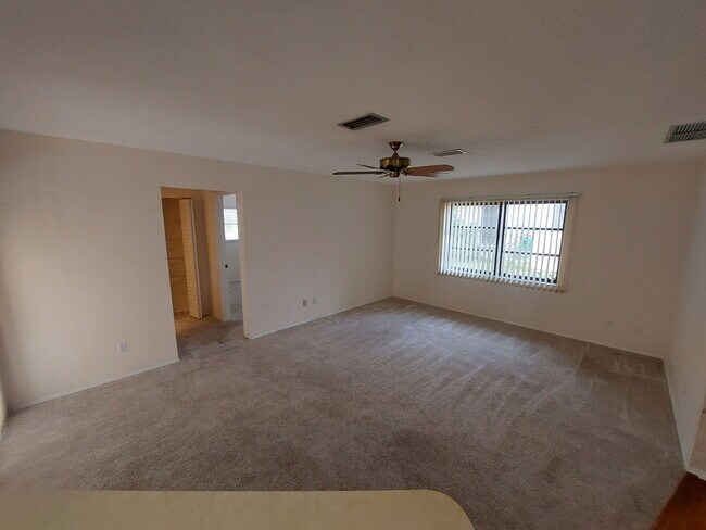 Building Photo - "Charming 2-Bed, 2-Bath Retreat on Monroe ...