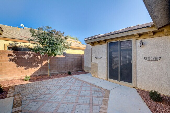 Building Photo - 8113 Slate Falls St