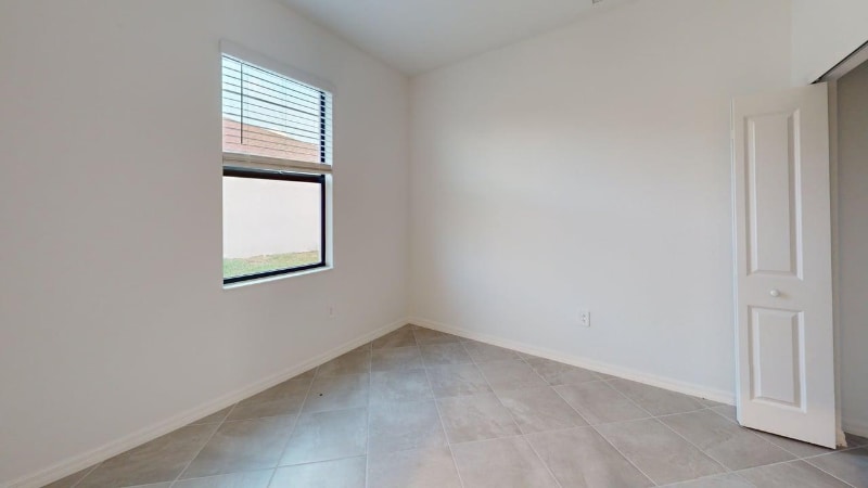 Building Photo - 1548 Saddlewood Cir